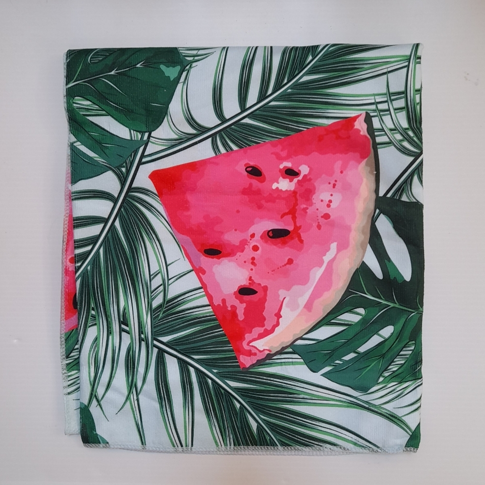 ● NWT Watermelon Microfiber Pool Sandproof Beach Towel - Picture 3 of 12